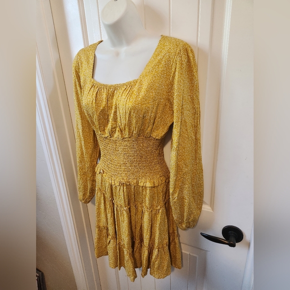 R.Vivimos Autumn Long Bell Sleeve Scoop Neck Smock Polka-dot Tiered Dress NWT - Picture 4 of 7